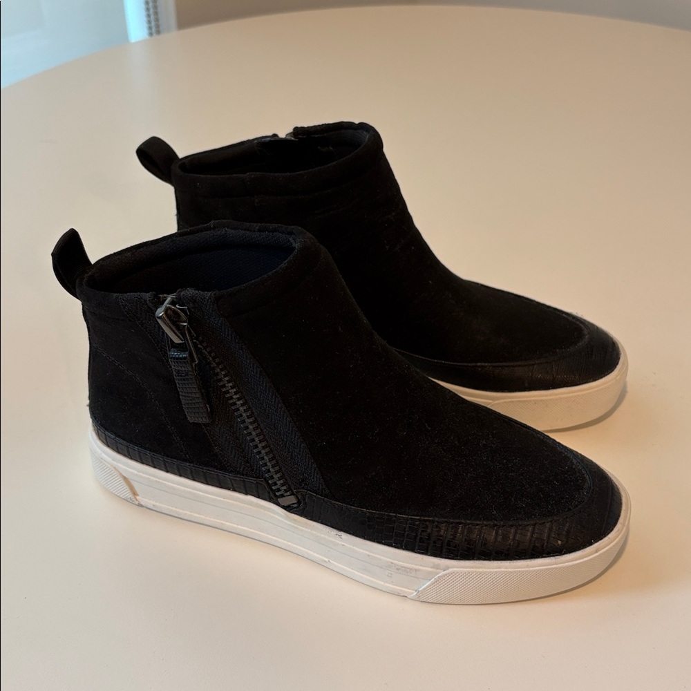 BRAND New Naturalizer slip on sneakers